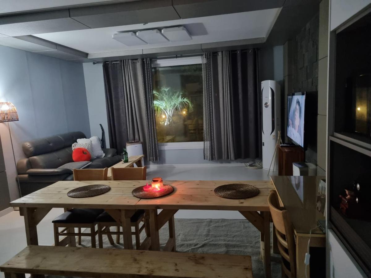 Bed and Breakfast Gashi Sarang Seogwipo Zewnętrze zdjęcie